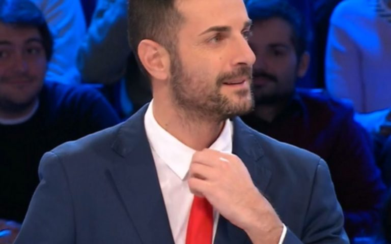 Paolo ‘Scampamorte’ dal Molise, chi è il concorrente della puntata di ‘Affari Tuoi’ di stasera, che ha vinto 50.000 euro Paolo ‘Scampamorte’ dal Molise, chi è il concorrente della puntata di ‘Affari Tuoi’ di stasera, che ha vinto 50.000 euro