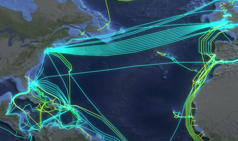 Cavi in fibra sull’oceano, il nuovo progetto della NATO per rendere i sistemi meno vulnerabili