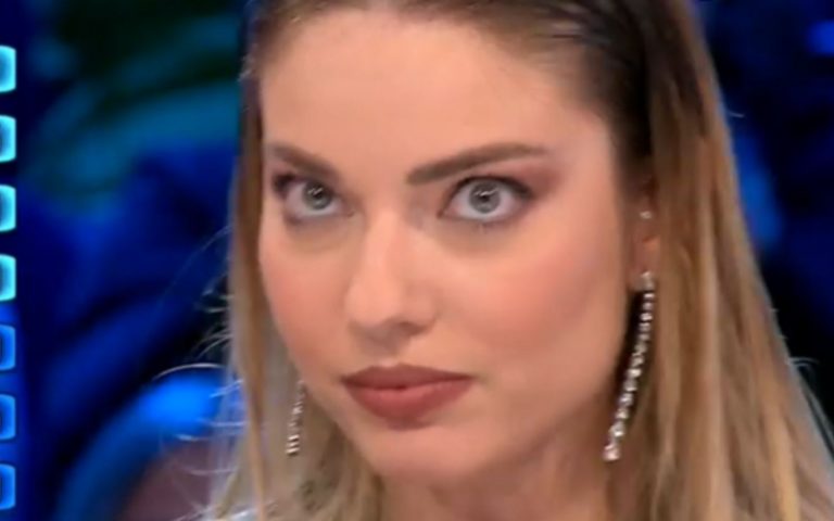 Sara dall’Abruzzo, chi è la concorrente di Affari Tuoi che ha vinto 20.000 euro stasera