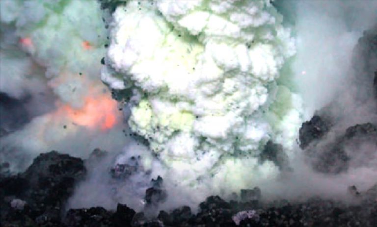 Il vulcano più attivo del Pacifico nord-orientale si prepara a eruttare: le possibili conseguenze Il vulcano più attivo del Pacifico nord-orientale si prepara a eruttare: le possibili conseguenze