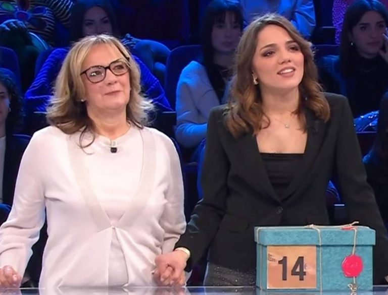 Chiara dalla Toscana ha vinto 35.000 euro, ma ne aveva 300.000: “Il nonno Raffaello le era venuto in sogno e…”