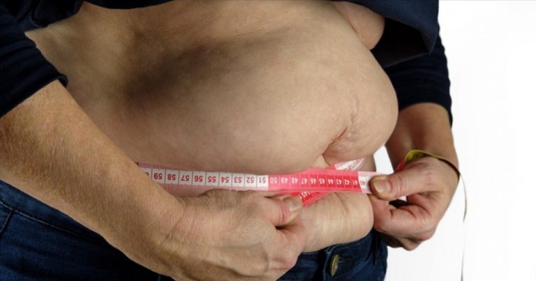 L’eccesso di peso è collegato ad un rischio maggiore di sviluppare 12 diversi tipi di tumori L’eccesso di peso è collegato ad un rischio maggiore di sviluppare 12 diversi tipi di tumori