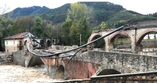 Meteo - Violento maltempo ha travolto nelle scorse ore il messinese, crolla un ponte: i dettagli