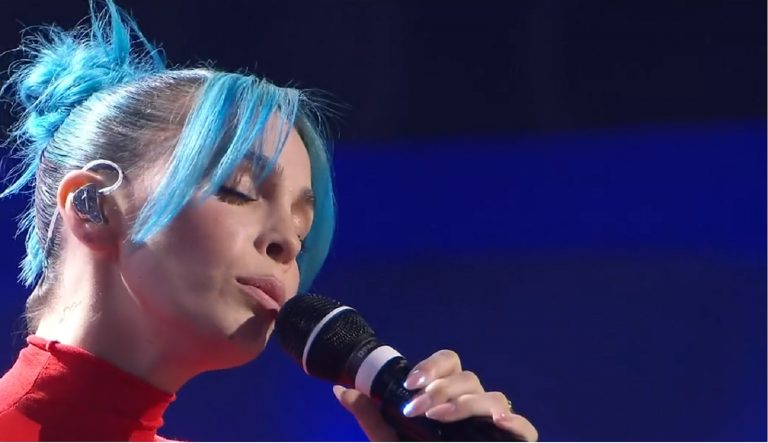 Rose Villain a Sanremo 2025, ecco qual è il significato dell’urlo in napoletano sentito poco prima della sua esibizione