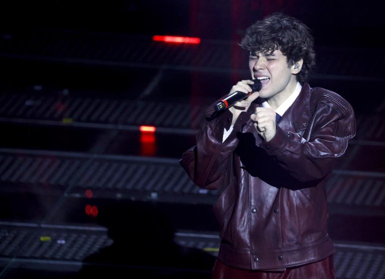 Nuove Proposte a Sanremo 2025: chi è Settembre, il vincitore della finale giovani Nuove Proposte a Sanremo 2025: chi è Settembre, il vincitore della finale giovani