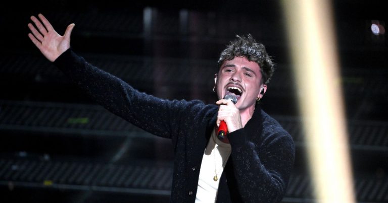 Olly a Sanremo 2025, il significato della sua canzone “Balorda nostalgia”