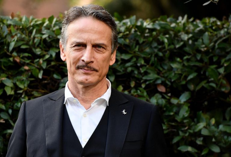 Cesare Bocci, chi è l’attore che interpreta Mimì Augello ne “Il Commissario Montalbano Cesare Bocci, chi è l’attore che interpreta Mimì Augello ne “Il Commissario Montalbano