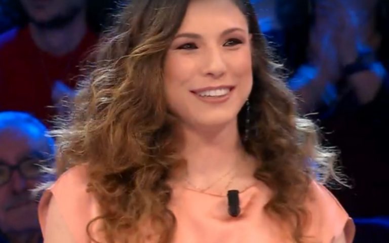 Affari Tuoi, Emilia dalla Toscana ha vinto 40.000 euro stasera