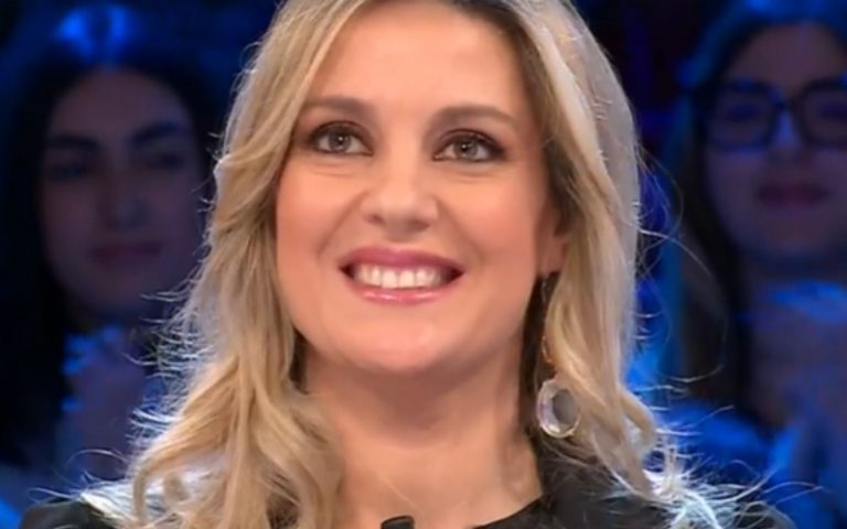 Francesca dall’Emilia Romagna, chi è la concorrente che ha vinto 20.000 euro stasera ad Affari Tuoi