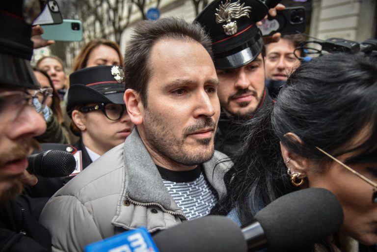 Perché Andrea Sempio non voleva sottoporsi al test del Dna e la spiegazione sulle telefonate: le parole del legale Massimo Lovati Perché Andrea Sempio non voleva sottoporsi al test del Dna e la spiegazione sulle telefonate: le parole del legale Massimo Lovati