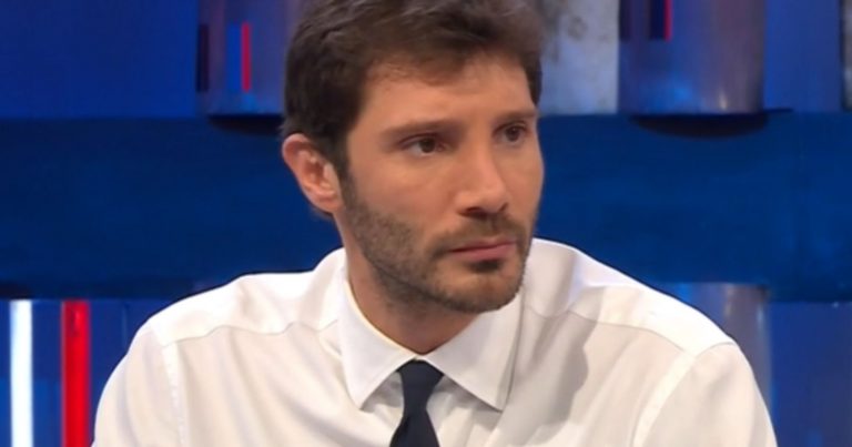“Affari Tuoi” oggi non va in onda, ecco perché e quando torna su Rai1 “Affari Tuoi” oggi non va in onda, ecco perché e quando torna su Rai1