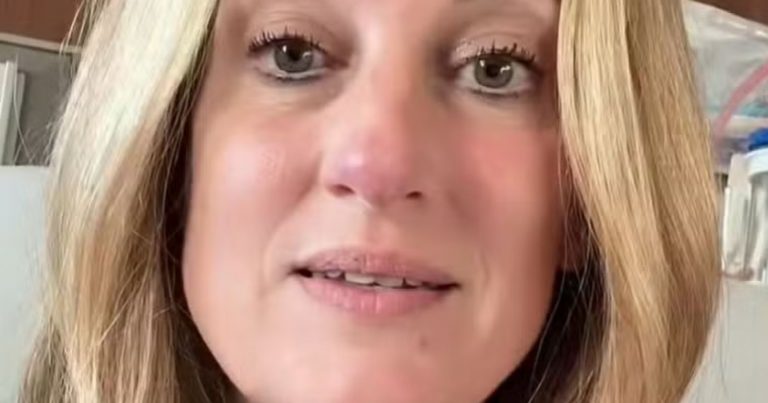 Nikki ha un infarto a 46 anni, non ha riconosciuto i sintomi comparsi la settimana prima: ”Pensavo di…”