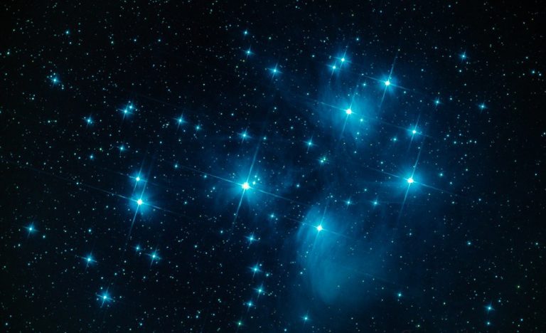 Stasera bellissima congiunzione astrale tra la falce di Luna e le Pleiadi: ecco a che ora vederla Stasera bellissima congiunzione astrale tra la falce di Luna e le Pleiadi: ecco a che ora vederla