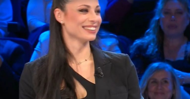 Roberta dal Lazio, chi è la concorrente che stasera ha vinto 30.000 euro ad Affari Tuoi