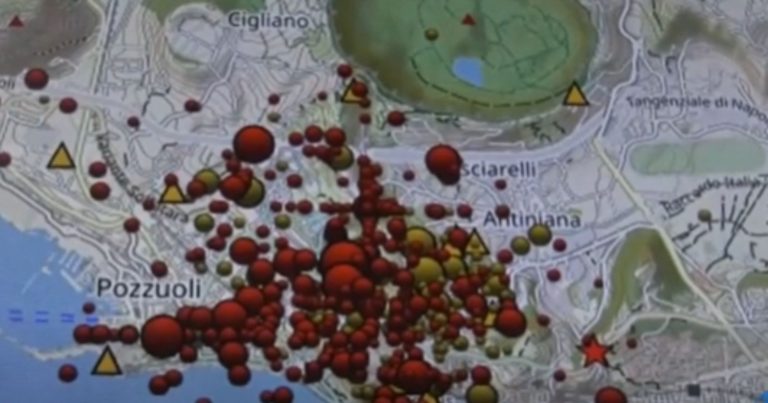 Campi Flegrei, il direttore dell’Osservatorio Vesuviano Di Vito: ”La sismicità si raggruppa in sciami, ci aspettiamo…” Campi Flegrei, il direttore dell’Osservatorio Vesuviano Di Vito: ”La sismicità si raggruppa in sciami, ci aspettiamo…”
