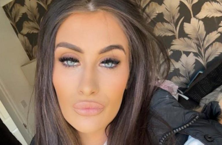 La storia di Kendall, è allergica all’acqua: “Dopo essermi lavata provo un dolore lancinante, se mi sorprende la pioggia…” La storia di Kendall, è allergica all’acqua: “Dopo essermi lavata provo un dolore lancinante, se mi sorprende la pioggia…”