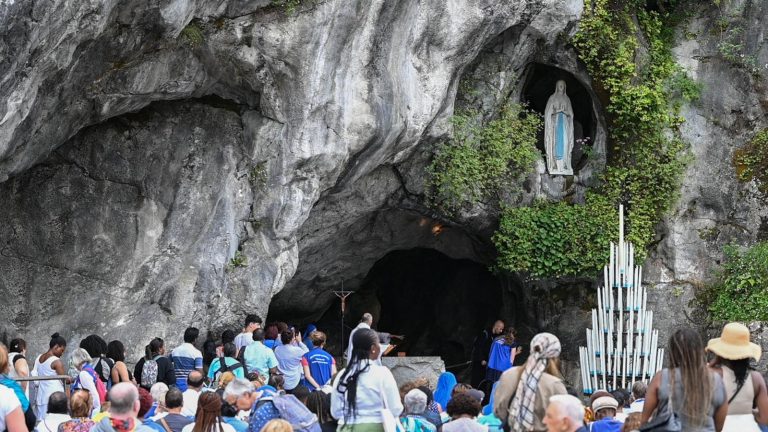 Antonietta Raco e il 72esimo miracolo di Lourdes: “Sentii una voce femminile che mi disse…”