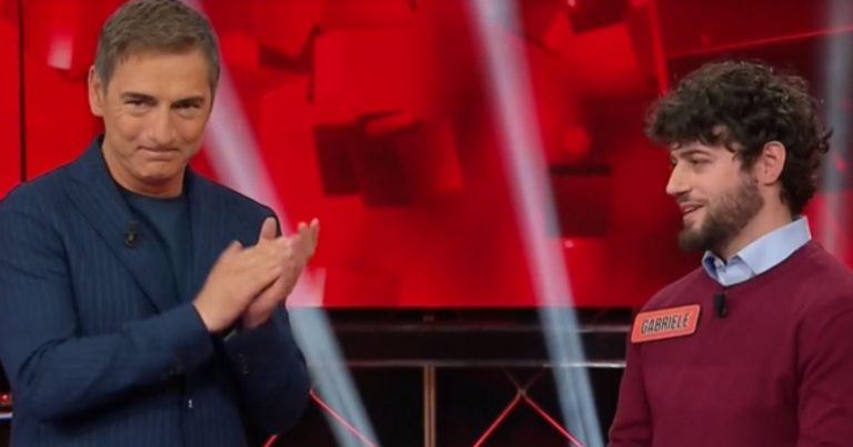 Gabriele Paolini eliminato da L’Eredità, ma Liorni lascia aperta una possibilità: ”Potrebbe tornare…” Gabriele Paolini eliminato da L’Eredità, ma Liorni lascia aperta una possibilità: ”Potrebbe tornare…”