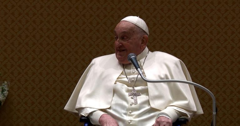 Cosa succede adesso dopo la morte di Papa Francesco, l’esposizione della salma, i funerali e il conclave