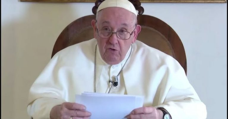 Papa Francesco, cosa c’è scritto nel rogito diffuso durante la cerimonia di chiusura della bara