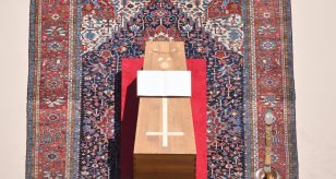 bara papa francesco funerali