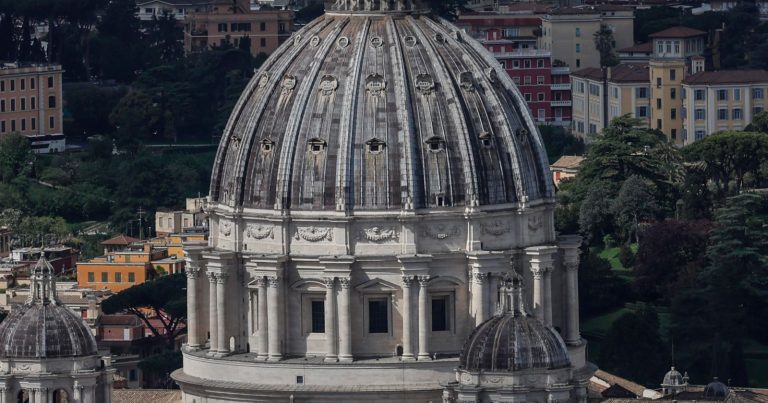 Conclave, il cardinale Paolo Romeo svela: “Dopo la prima votazione…” Conclave, il cardinale Paolo Romeo svela: “Dopo la prima votazione…”