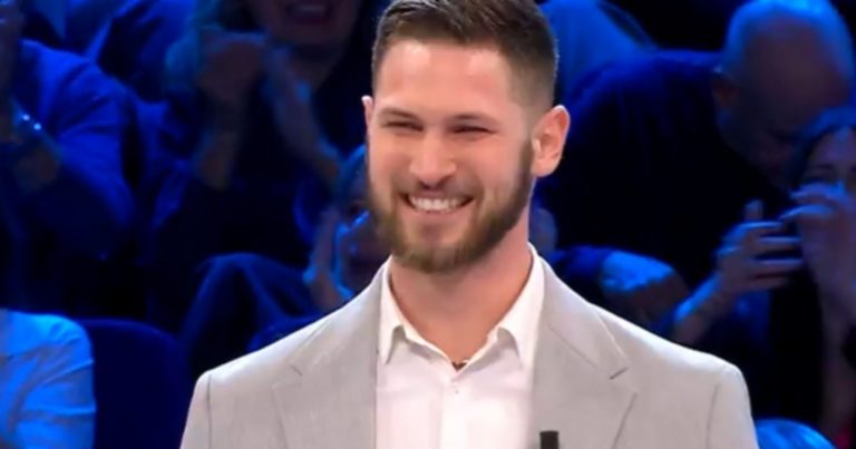 Affari Tuoi, la sfortunata partita di Davide dall’Emilia Romagna stasera Affari Tuoi, la sfortunata partita di Davide dall’Emilia Romagna stasera