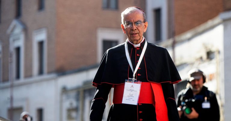 Conclave, il cardinale Chavez annuncia: ”Abbiamo già una lista di…” Conclave, il cardinale Chavez annuncia: ”Abbiamo già una lista di…”