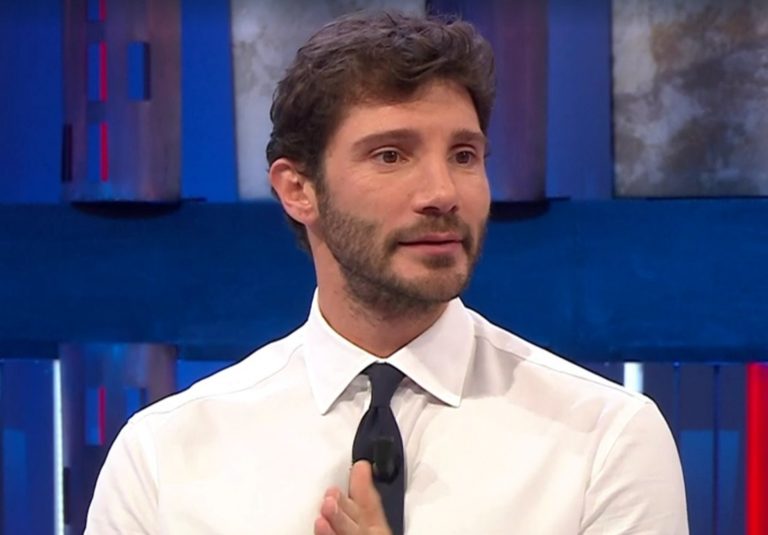 Affari Tuoi va in onda stasera, venerdì 2 maggio 2025: nuovo cambio di programmazione della Rai Affari Tuoi va in onda stasera, venerdì 2 maggio 2025: nuovo cambio di programmazione della Rai