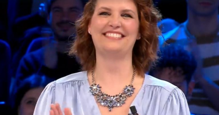 Martina dalla Liguria, chi è la concorrente che stasera ha vinto 75.000 euro ad Affari Tuoi Martina dalla Liguria, chi è la concorrente che stasera ha vinto 75.000 euro ad Affari Tuoi