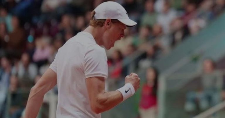 Atp Roma tennis 2025, Jannik Sinner: lunedì 5 maggio il primo allenamento al Centrale, orario e quando torna in campo Atp Roma tennis 2025, Jannik Sinner: lunedì 5 maggio il primo allenamento al Centrale, orario e quando torna in campo
