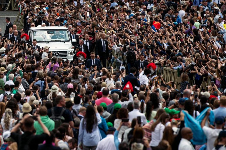 L’ultima toccante richiesta di Papa Francesco prima di morire: “Usate la papamobile per…” L’ultima toccante richiesta di Papa Francesco prima di morire: “Usate la papamobile per…”