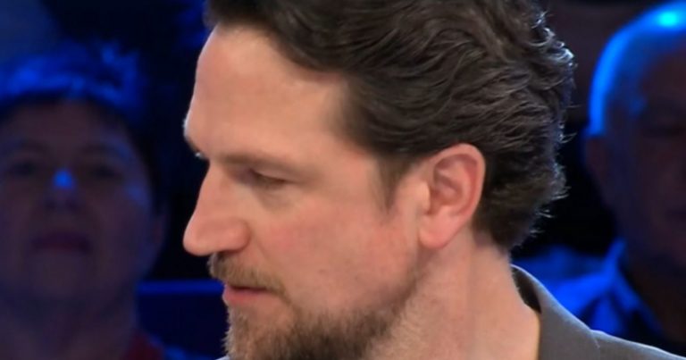 Affari Tuoi, Steven Dal Trentino Alto Adige ha vinto 130.000 euro stasera, ma nel pacco ne aveva 300.000 Affari Tuoi, Steven Dal Trentino Alto Adige ha vinto 130.000 euro stasera, ma nel pacco ne aveva 300.000