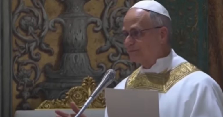 Quanto guadagna Papa Leone XIV: lo stipendio mensile del nuovo Pontefice, l’Obolo di San Pietro e le esenzioni Quanto guadagna Papa Leone XIV: lo stipendio mensile del nuovo Pontefice, l’Obolo di San Pietro e le esenzioni