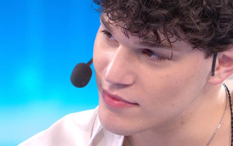 Nicolò Filippucci, chi è il cantante eliminato nell’ottavo serale di Amici 24