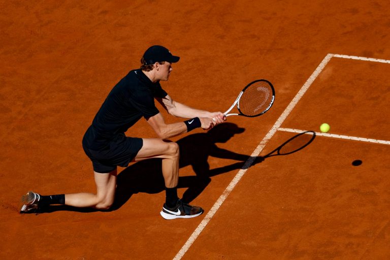 Atp Roma 2025, il bellissimo gesto di Jannik Sinner che in pochi hanno notato: “Quando il suo avversario…” Atp Roma 2025, il bellissimo gesto di Jannik Sinner che in pochi hanno notato: “Quando il suo avversario…”