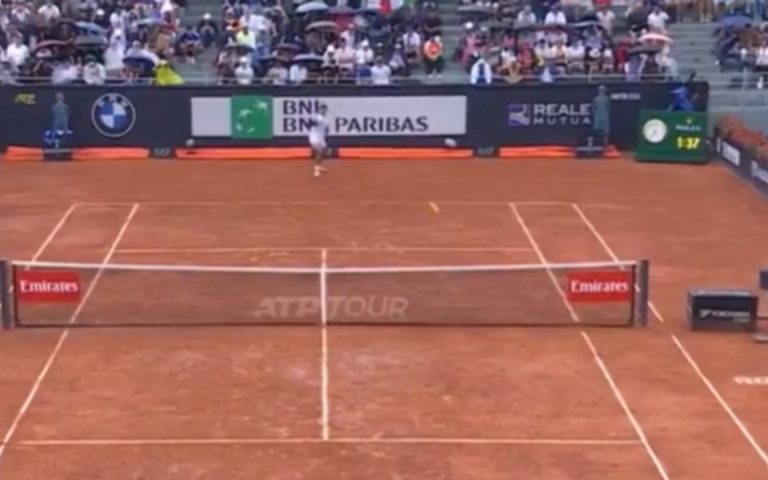 Atp Roma 2025, incontri sospesi per pioggia oggi: a che ora gioca Sinner? Atp Roma 2025, incontri sospesi per pioggia oggi: a che ora gioca Sinner?