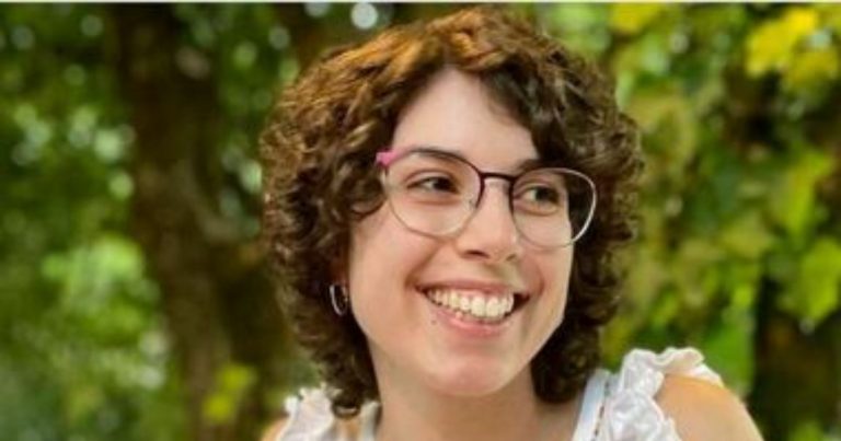 Chiara Pennuti è morta a 27 anni, aveva un sarcoma sinoviale: i sintomi di questa rara forma di tumore Chiara Pennuti è morta a 27 anni, aveva un sarcoma sinoviale: i sintomi di questa rara forma di tumore