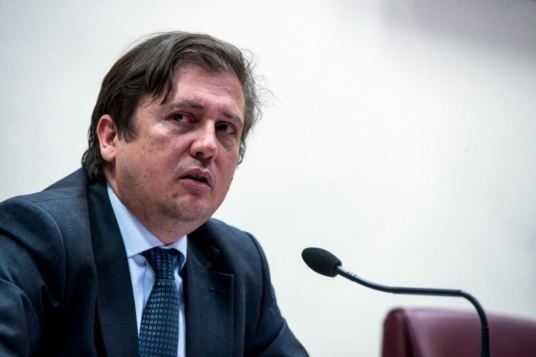 Tumore del colon-retto, il professor Pierpaolo Sileri spiega quali sono i sintomi da non ignorare Tumore del colon-retto, il professor Pierpaolo Sileri spiega quali sono i sintomi da non ignorare