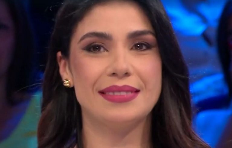 Rosa dalla Calabria, chi è la concorrente che ha vinto 100.000 euro ad Affari Tuoi Rosa dalla Calabria, chi è la concorrente che ha vinto 100.000 euro ad Affari Tuoi