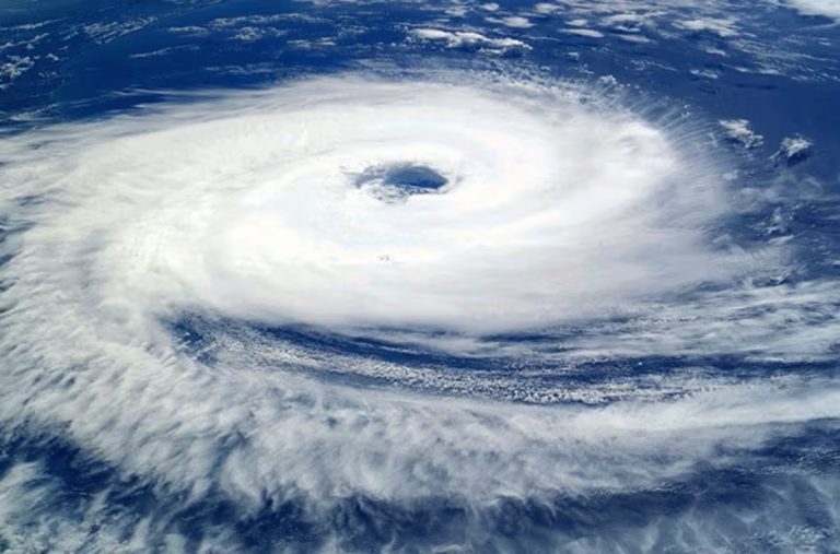 Presentato un nuovo sistema di intelligenza artificiale per il meteo in grado di superare i centri di previsione globali Presentato un nuovo sistema di intelligenza artificiale per il meteo in grado di superare i centri di previsione globali