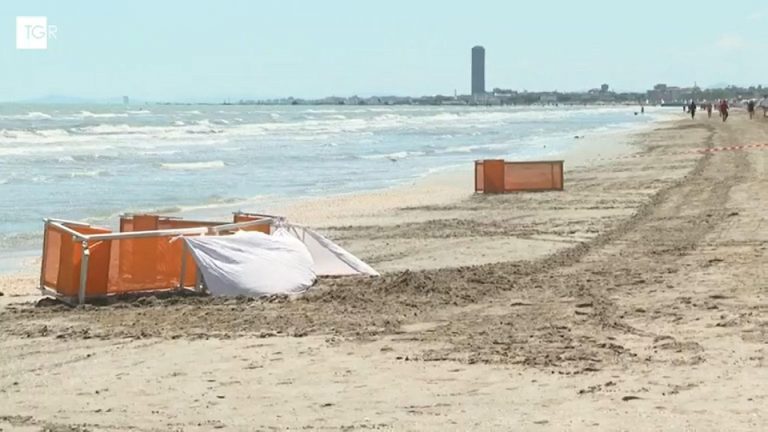 Elisa Spadavecchia, chi è la donna travolta e uccisa dalla ruspa in spiaggia a Pinarella di Cervia Elisa Spadavecchia, chi è la donna travolta e uccisa dalla ruspa in spiaggia a Pinarella di Cervia