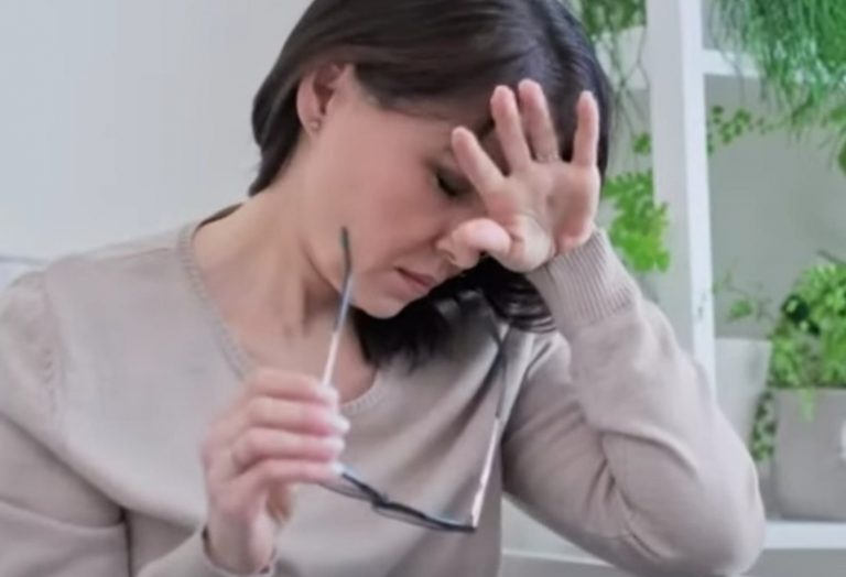 Menopausa, la Dottoressa Carmela Asteria spiega quali sono i sintomi tipici