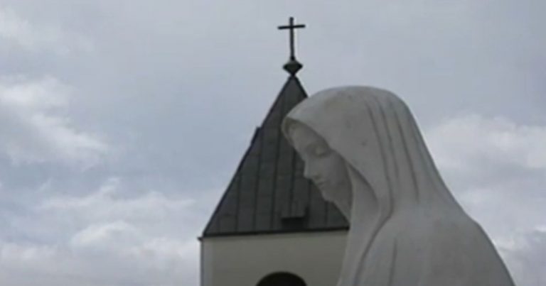 Il messaggio della Madonna di Medjugorje di oggi, domenica 25 maggio 2025: ”Cari figli…”