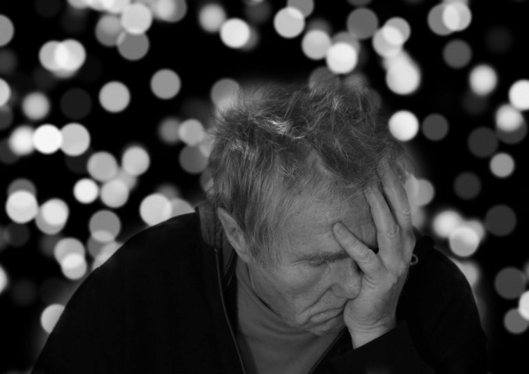 Alzheimer, il professor Massimo Filippi spiega quali sono i primi sintomi da non sottovalutare Alzheimer, il professor Massimo Filippi spiega quali sono i primi sintomi da non sottovalutare