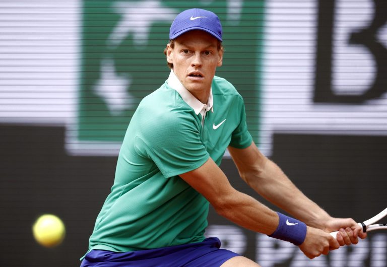 Roland Garros 2025, Sinner-Djokovic in semifinale: ecco i precedenti e quando si gioca Roland Garros 2025, Sinner-Djokovic in semifinale: ecco i precedenti e quando si gioca