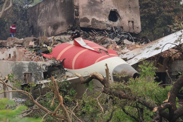 Incidente aereo in India, cosa può essere successo? Ecco le prime ipotesi Incidente aereo in India, cosa può essere successo? Ecco le prime ipotesi