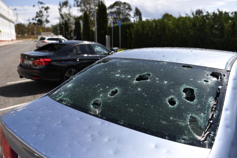 Meteo – Grandine con chicchi come albicocche si è abbattuta in Piemonte, ingenti danni ad Ivrea