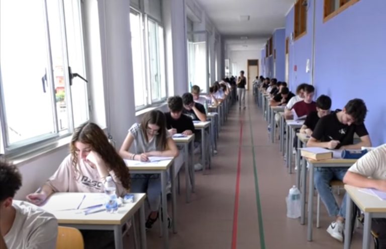 Maturità 2025, ecco le tracce ufficiali del tema di Italiano: i numeri di questa prova