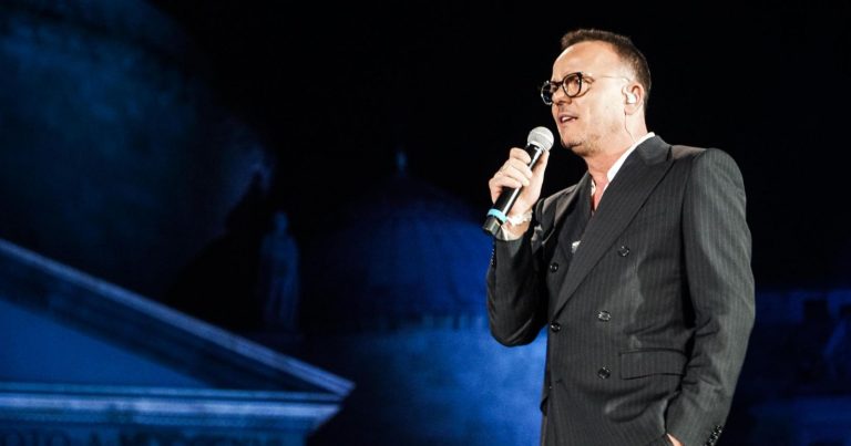 Gigi D’Alessio in concerto a Bari lunedì 23 giugno 2025: info e scaletta stadio San Nicola